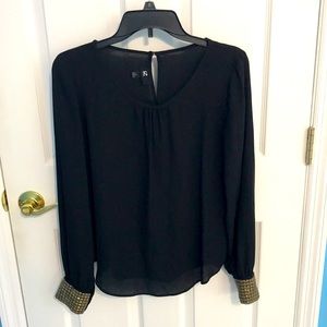 IZ buyer women’s black blouse medium